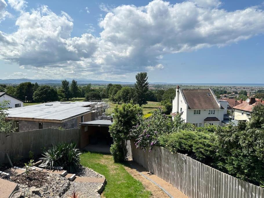 Offa'S Lodge Family Home Quiet Area With Sea Views Prestatyn Exteriör bild